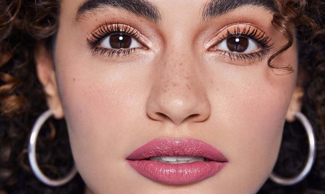 Maquillaje de graduación paso a paso | L'Oréal Paris